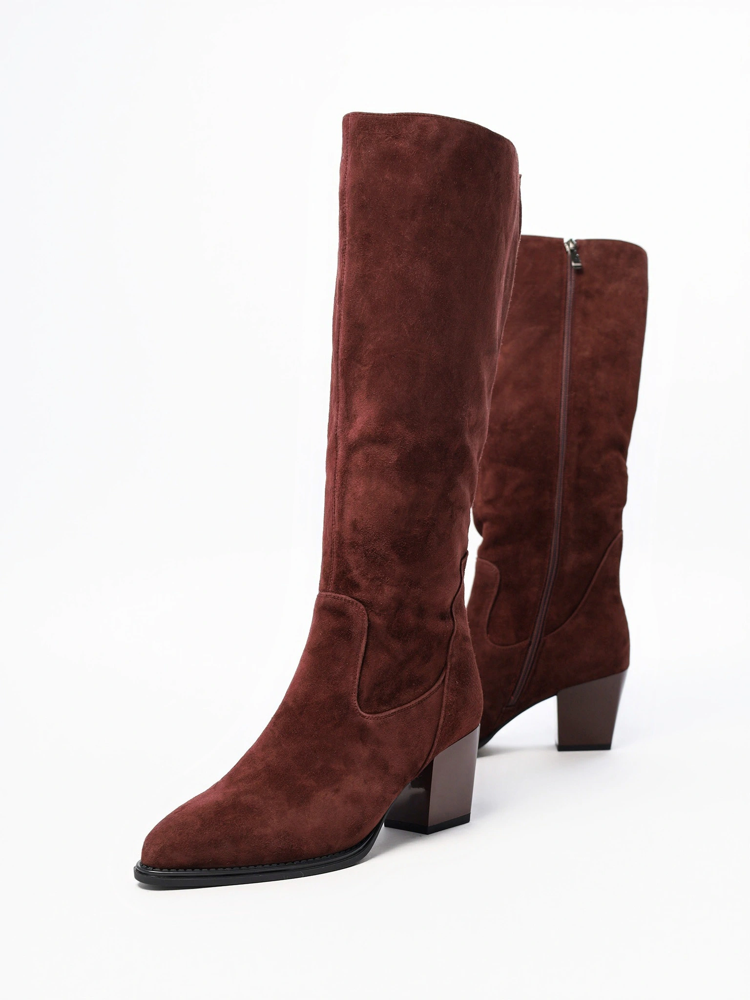 Сапоги бордового цвета на высоком каблуке